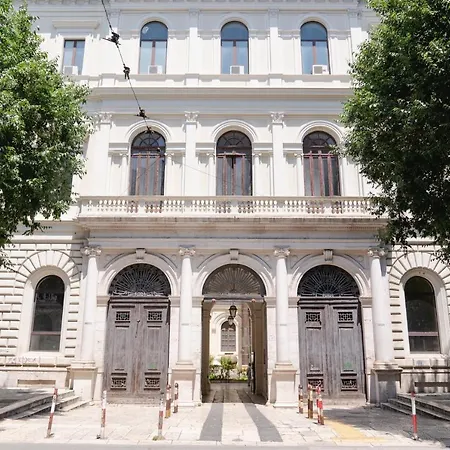 Gasthuis Stazione Centrale Suppa G & C Italia *